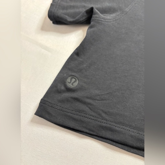 Lululemon Oversized Waist Length Tee | Black | Size 4 - Picture 7 of 8